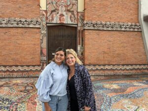 Ámbar Elena Castro Loera colabora en la realización de “El Mosaico Andreina” en Arezzo Italia