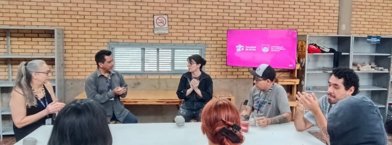Erika Bamonde visita la Universidad de las Artes